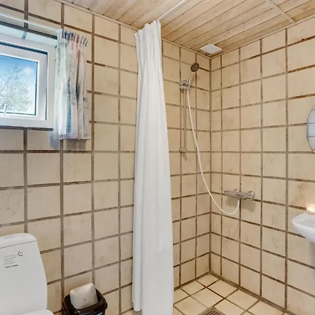 Semesterbostad 5 Bedroom Pet Friendly In Oksbøl