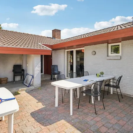 5 Bedroom Pet Friendly In Oksbøl