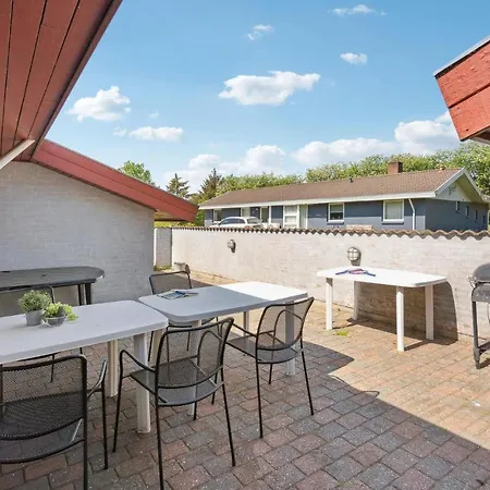 5 Bedroom Pet Friendly In Semesterbostad