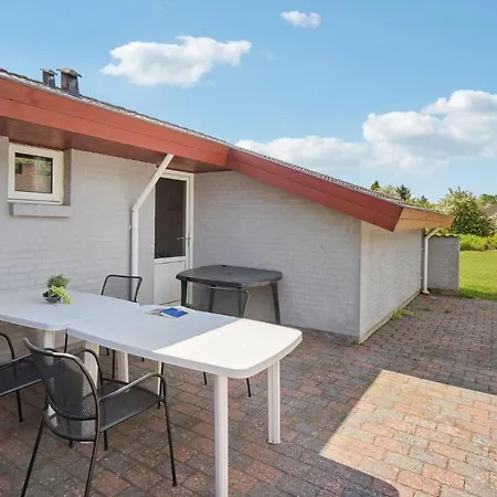 Semesterbostad 5 Bedroom Pet Friendly In Oksbøl